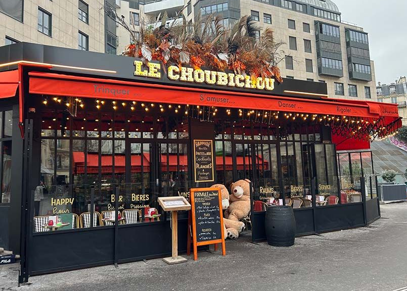 Le store et l'enseigne du Choubichou.