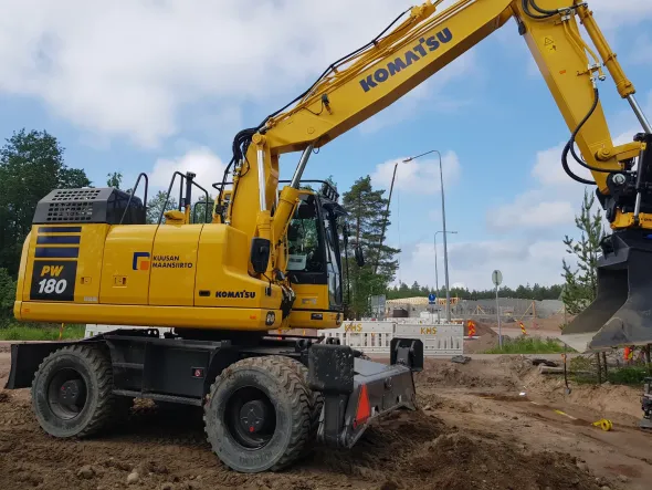Kuusan Maansiirto Oy – maanrakennus ja kaivuutyöt Kouvola ja Kymenlaakso