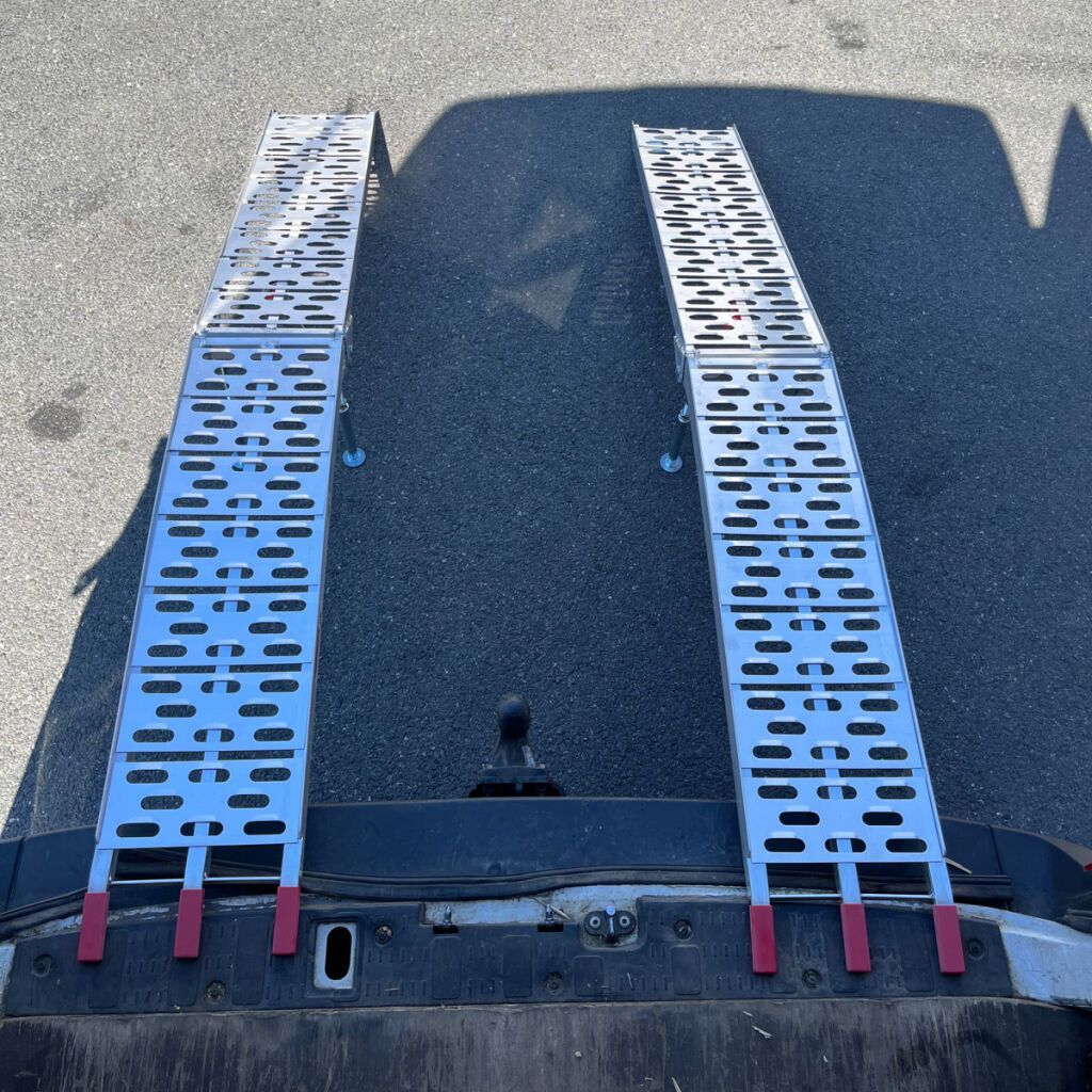 Sliskjur ál sett 1.360 kg.