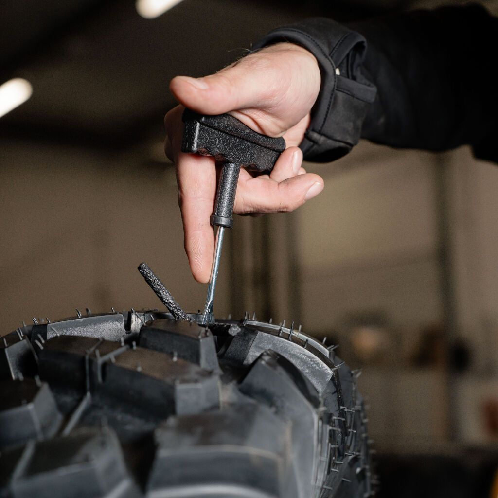 Tappasett fyrir dekk með handfangi