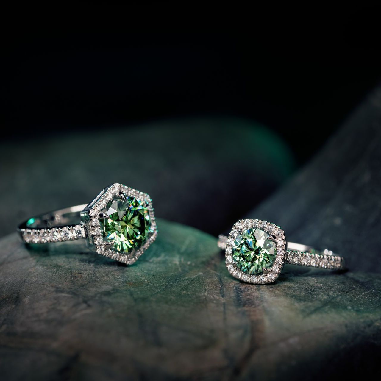 Bagues serties d'émeraudes