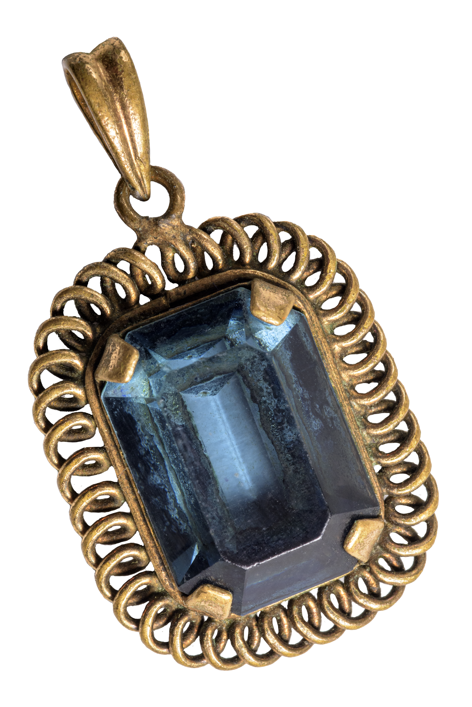 Bijou en or serti d'un diamant noir