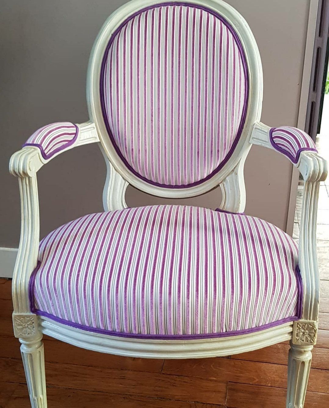 chaise médaillon restaurée