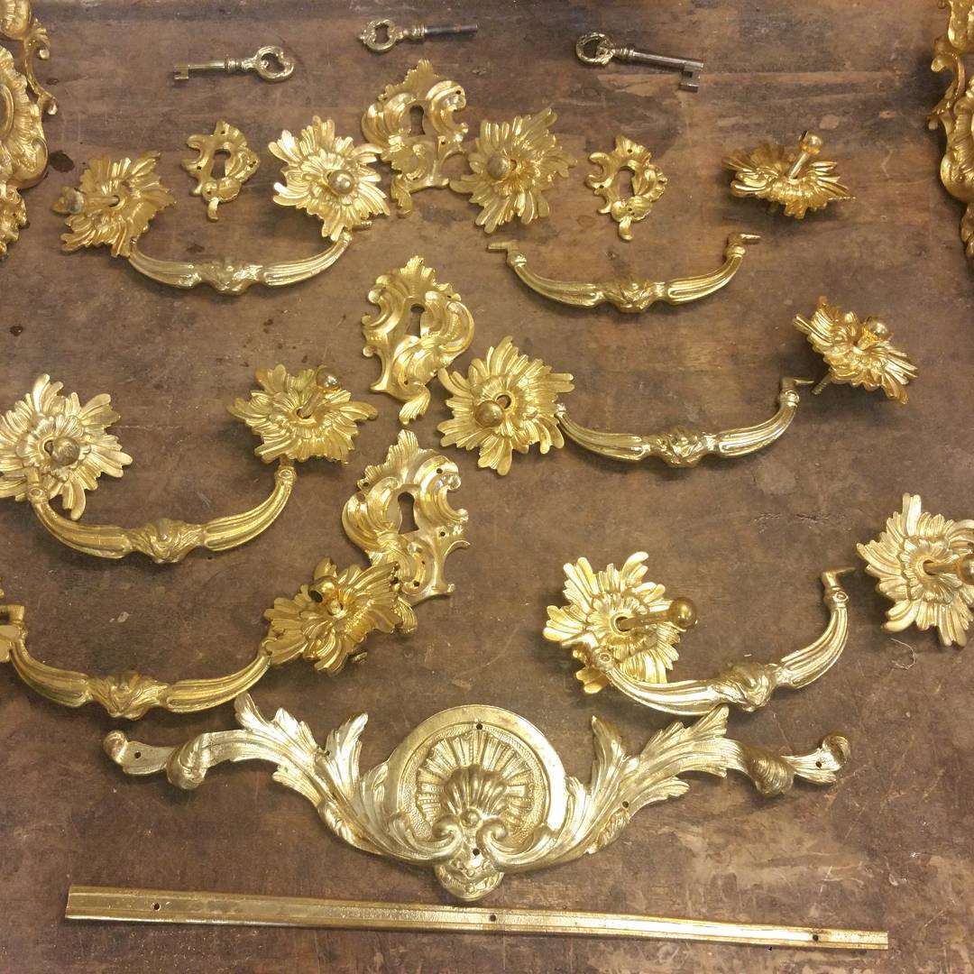 réfection poignées meubles anciens