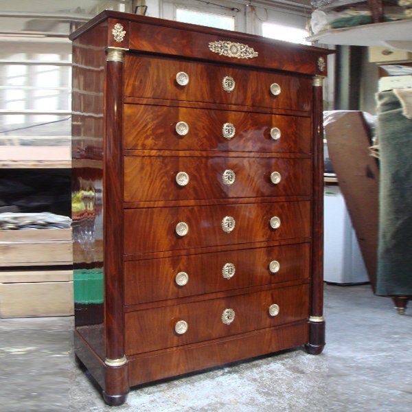 meuble de style remis en état