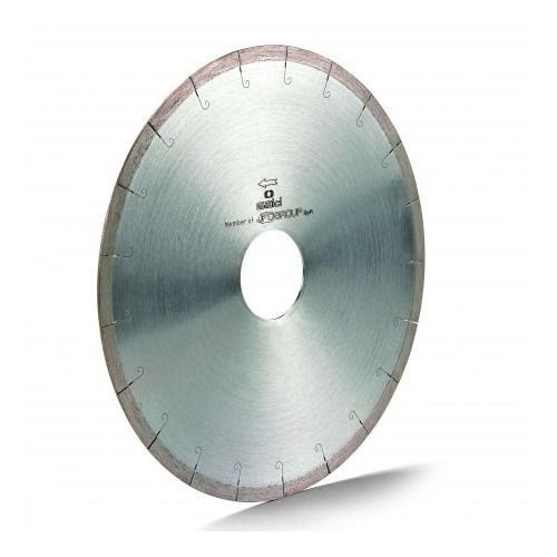Hoja de sierra de diamante para el corte de materiales, con forma circular y filo dentado.