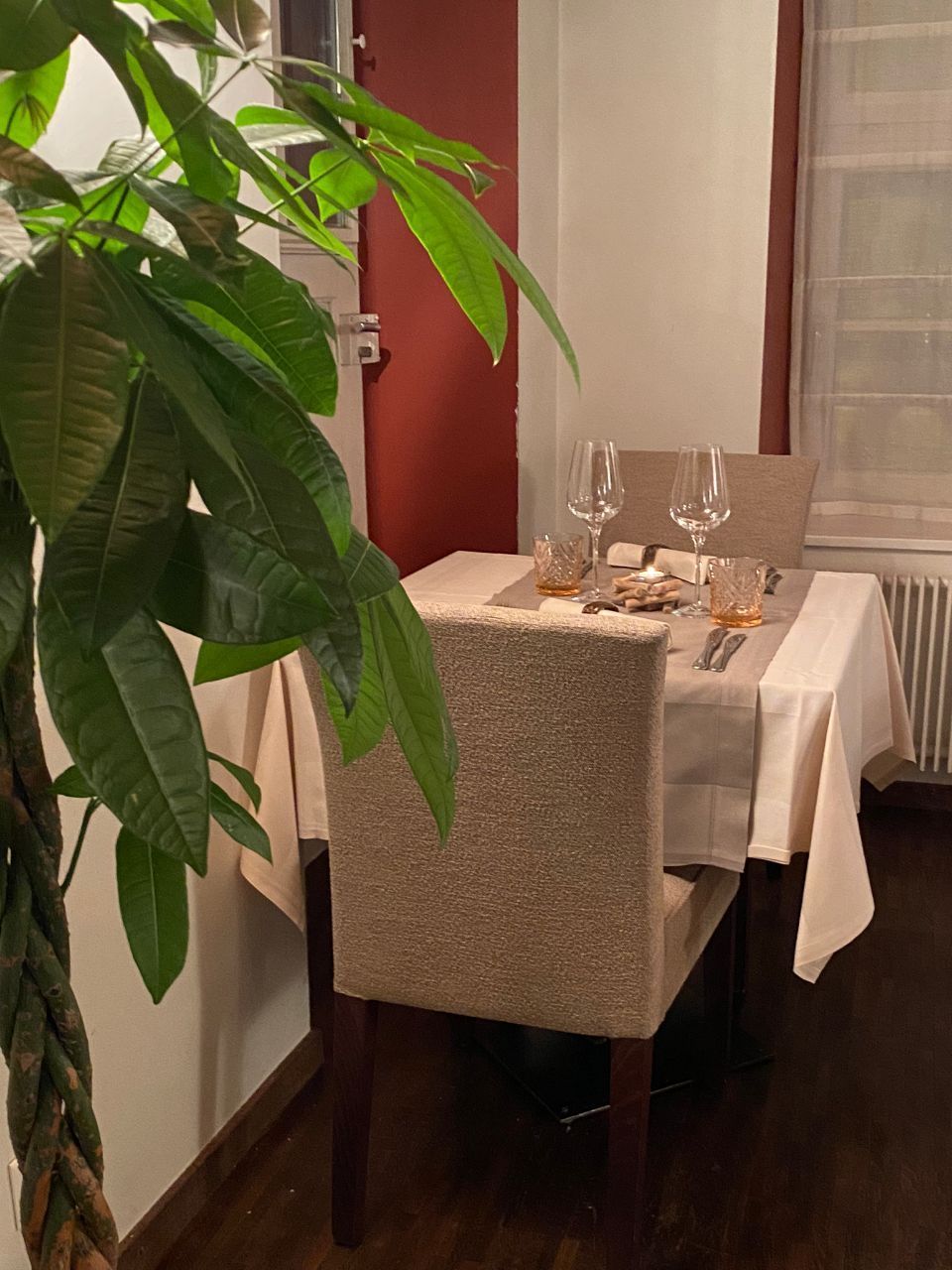 Tisch für zwei Personen, Restaurant Pizzeria Sonne