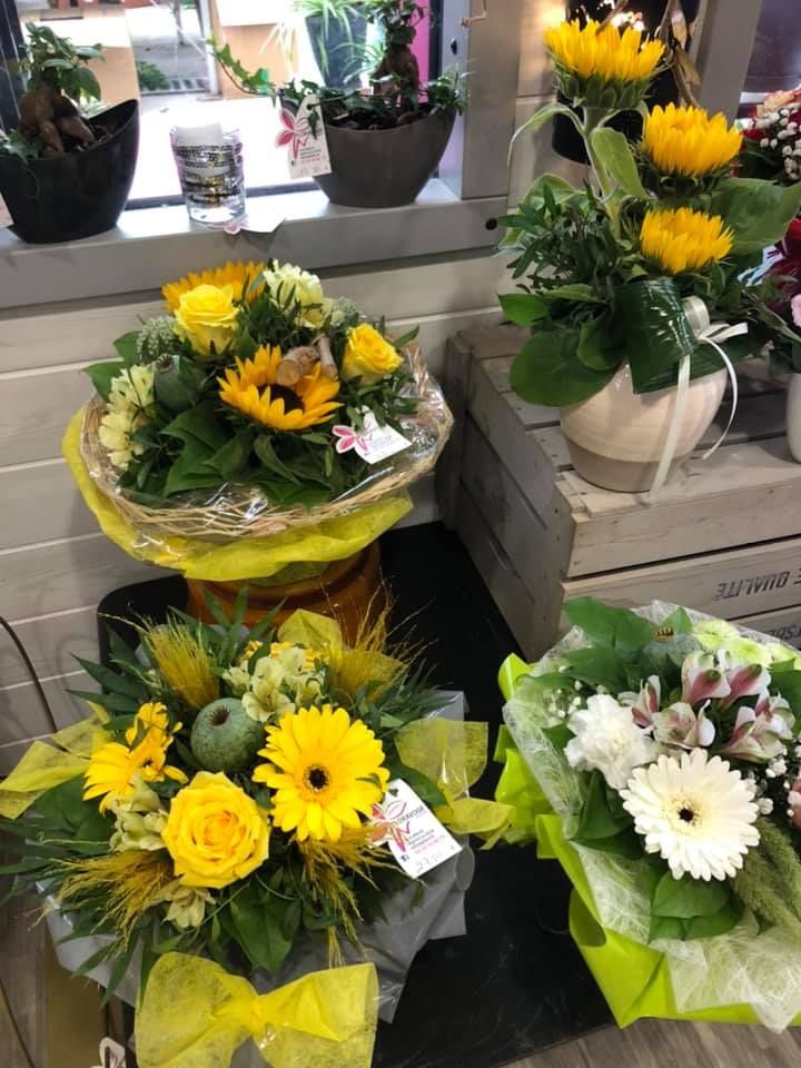 Composition florale dans les teintes de jaune