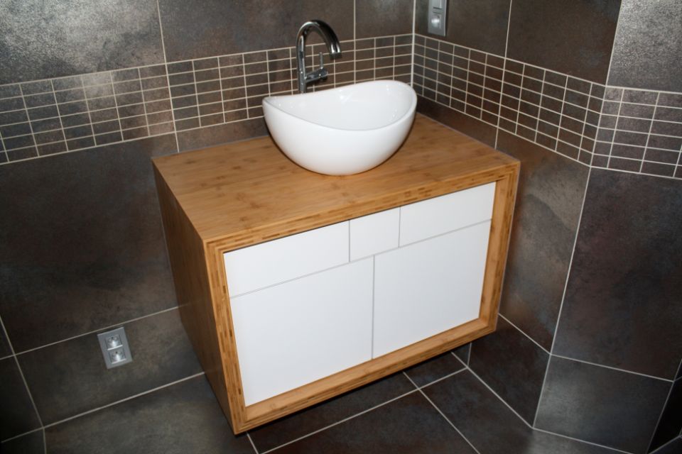 Badkamermeubel van hout