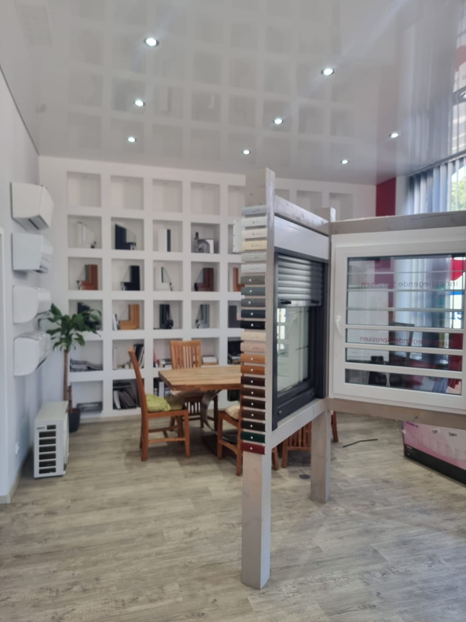 Fries I&H Service Rückbau – Sanierungen – Bauelemente Ausstellungsraum