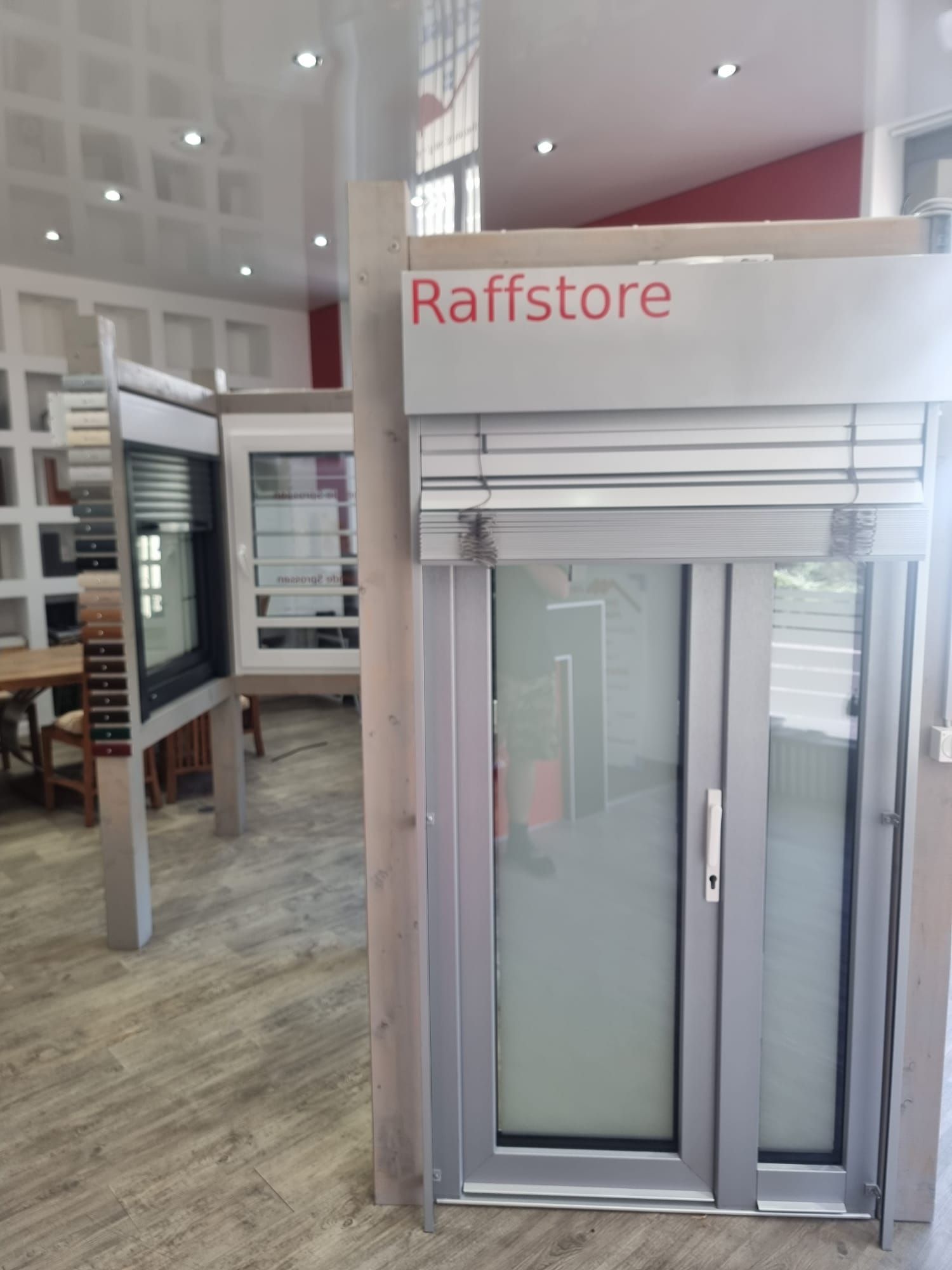 Fries I&H Service Rückbau – Sanierungen – Bauelemente Ausstellungsraum, Raffstoren