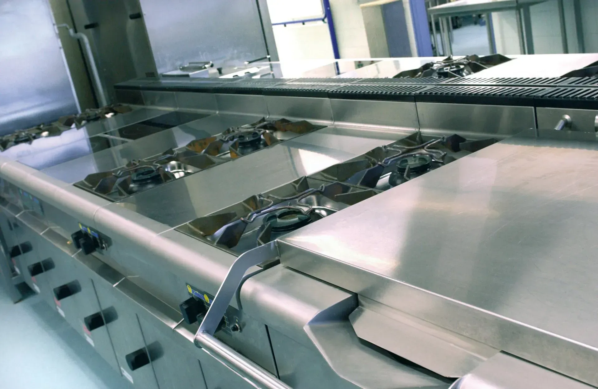 Four piano professionnel