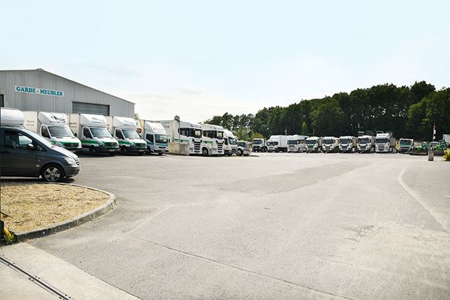 photo de la flotte complète de véhicule de l'entreprise Giraud