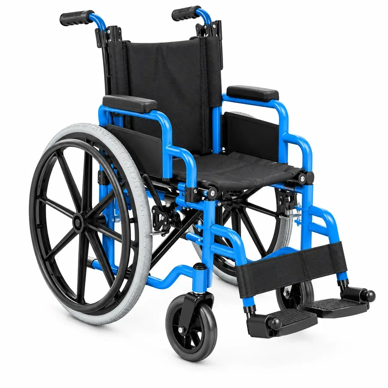 Silla de ruedas manual azul con asiento negro y reposapiés sobre fondo blanco