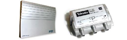 Un par de cajas colocadas una al lado de la otra sobre una superficie blanca.