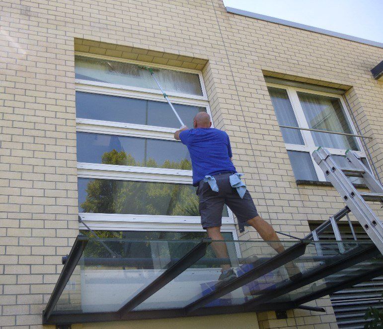 POTENZA Reinigungen und Hauswartungen