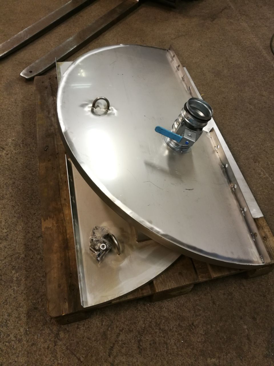 Metallirakenne tuotantolaitokselle