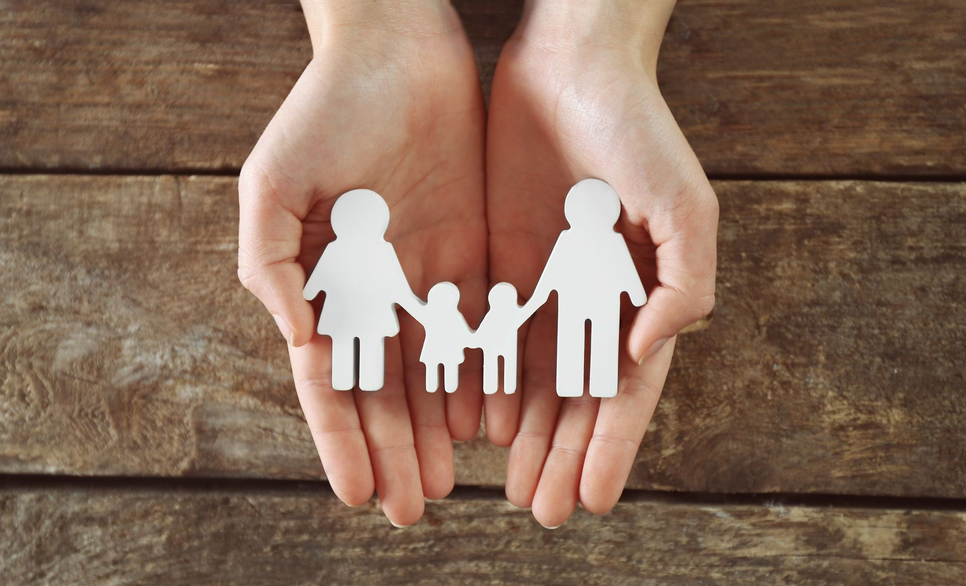 Une famille représentée en papier