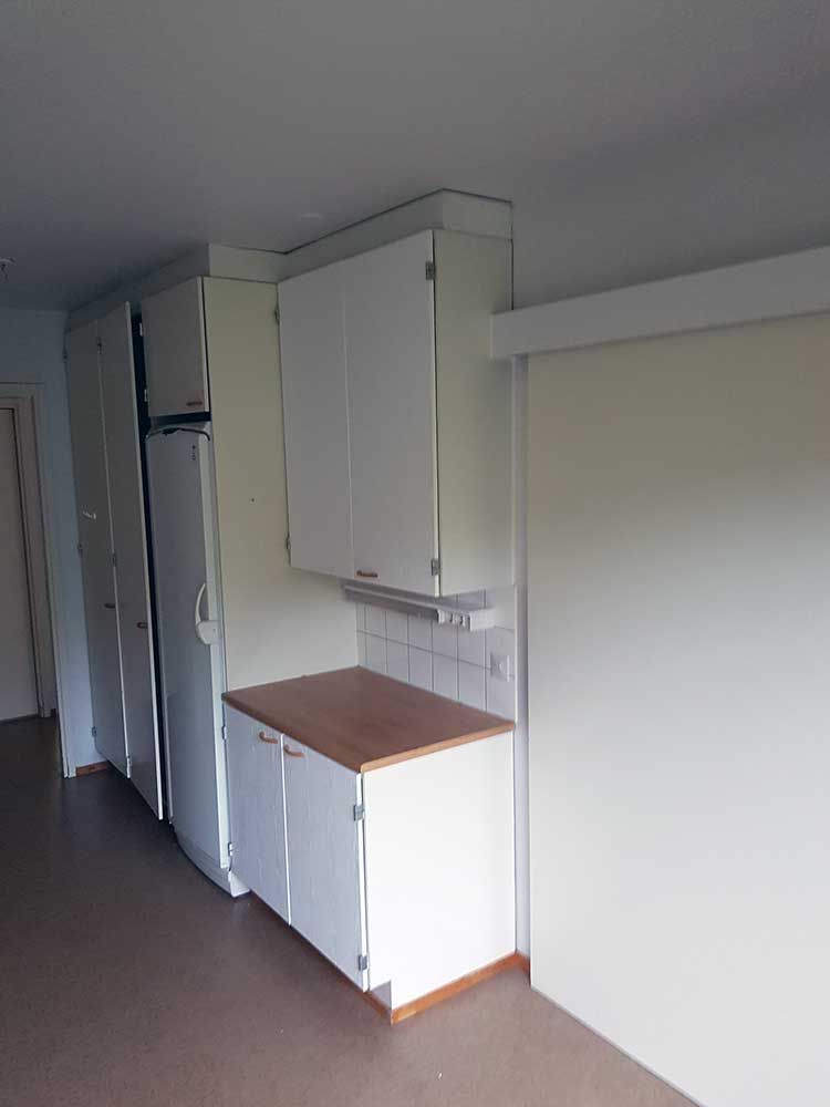 Huone ennen sisäremonttia