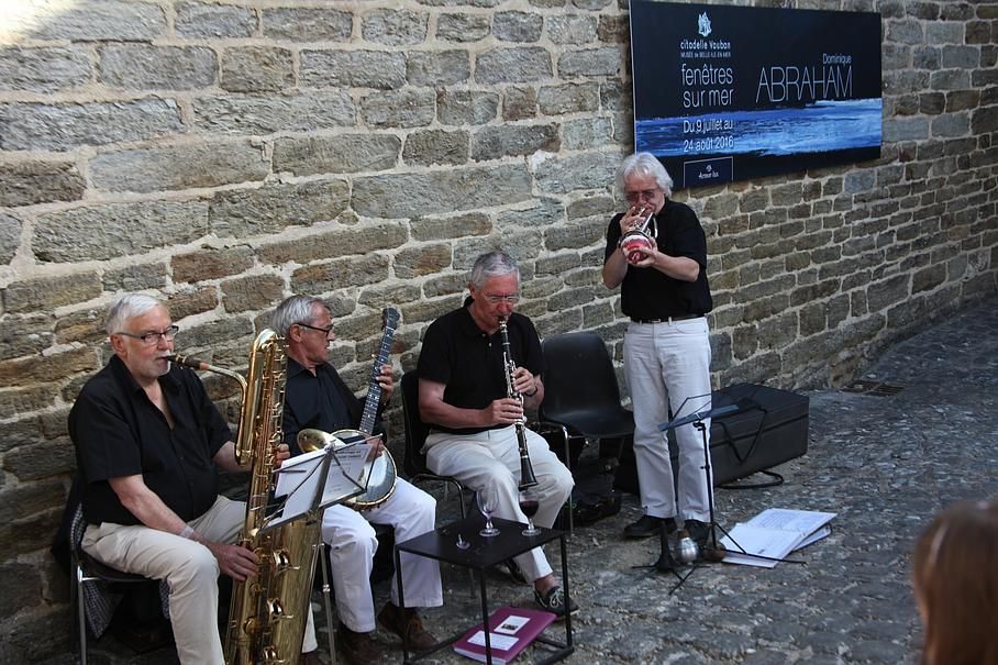 Groupe de musique pour un vernissage