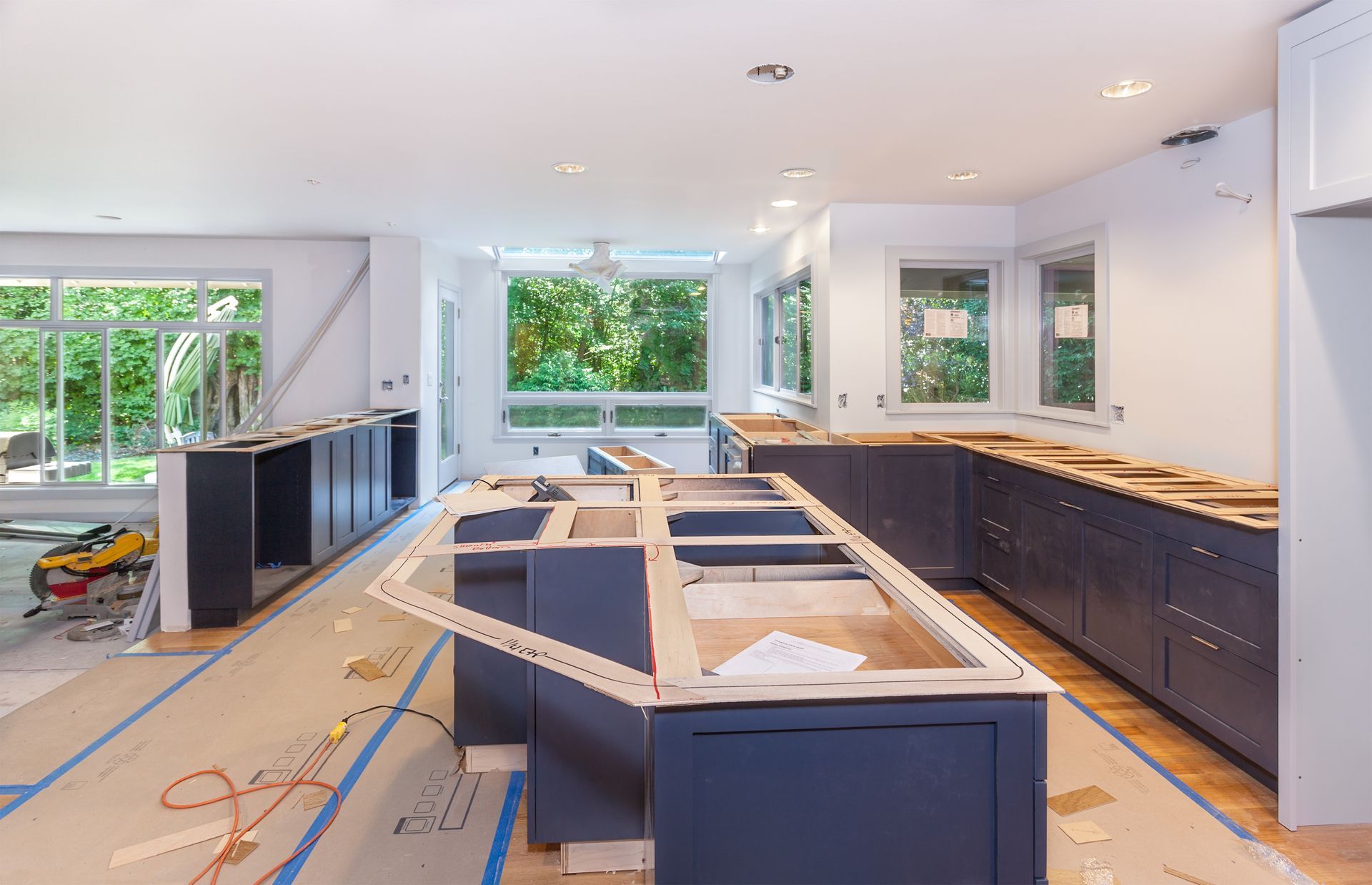 Pose de meuble sur mesure dans une cuisine