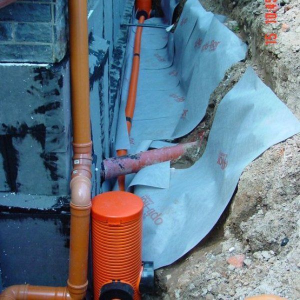 Offen liegende Leitungen