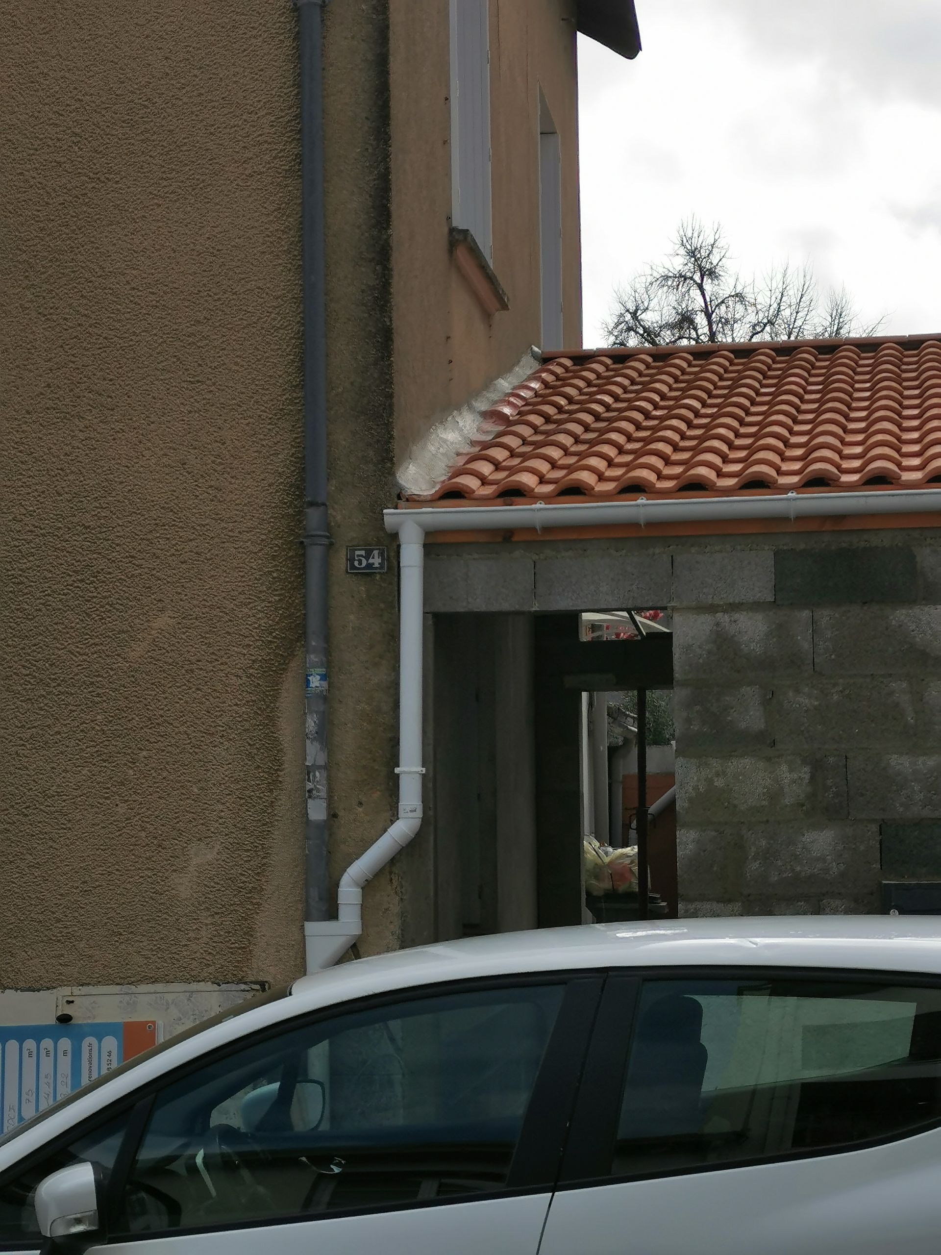 Gouttière blanche