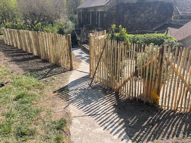 Clôture en châtaignier avec portillon