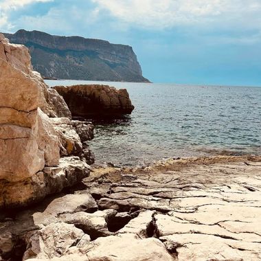 Des falaises et une vue sur la mer
