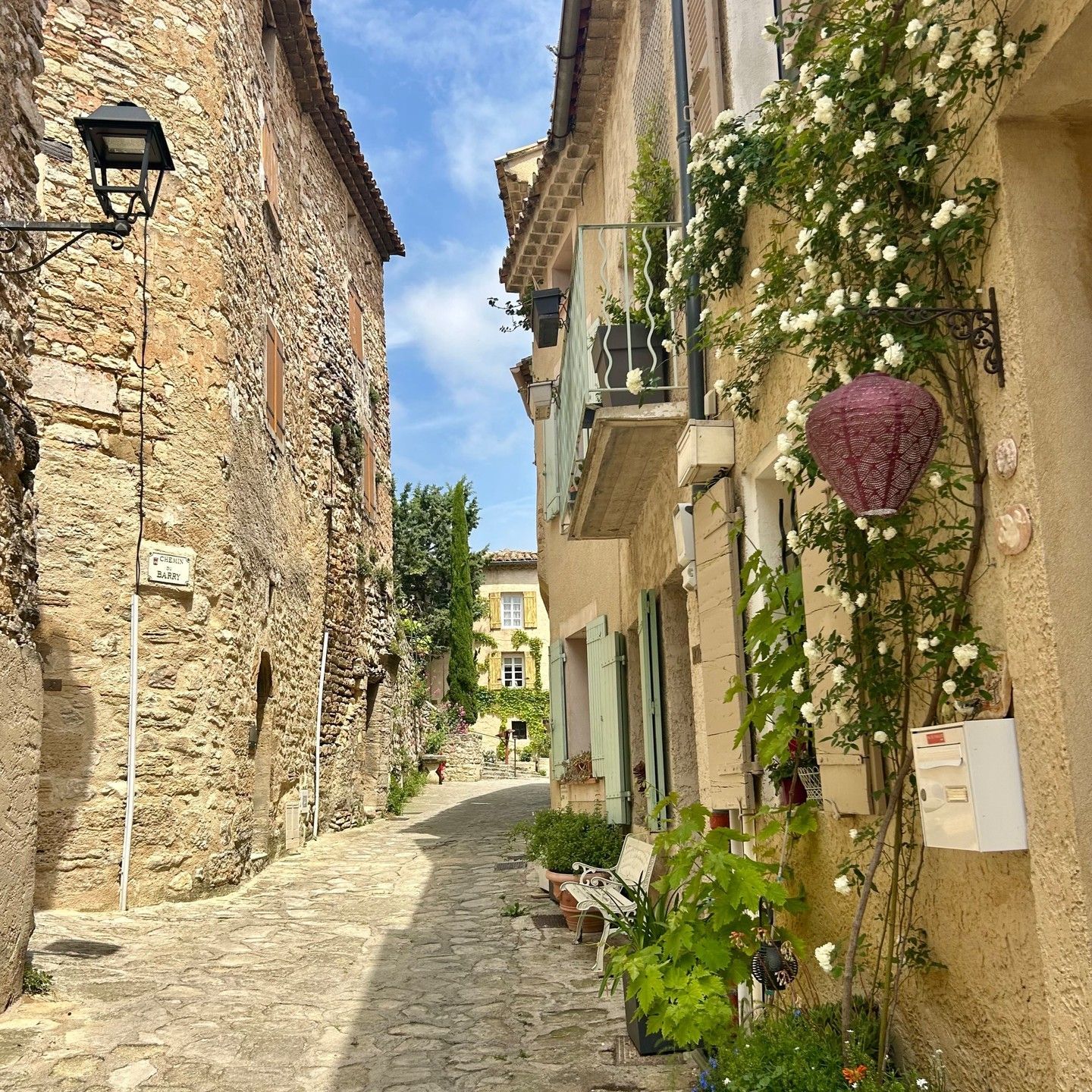 Rue dans un village de Provence