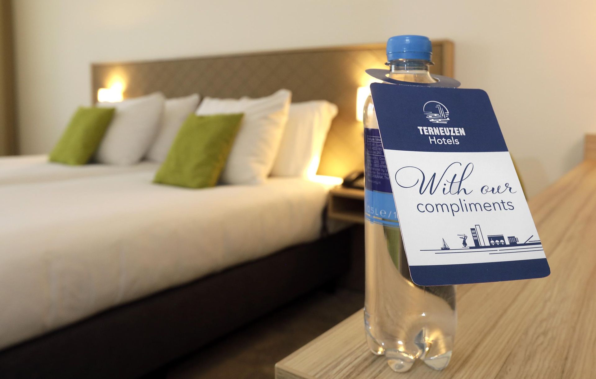 Waterfles met het kaartje 