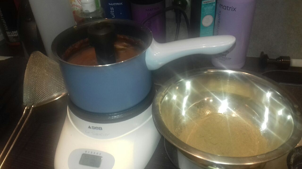 Coloration végétale en train d'être préparée