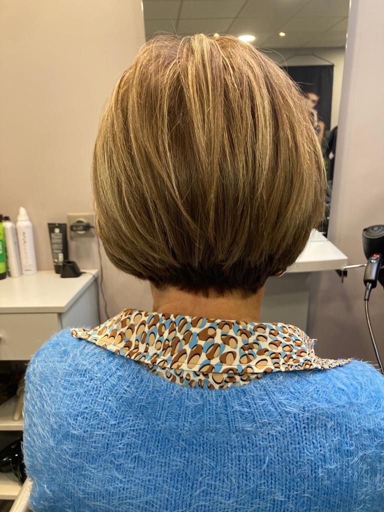 Couleur cheveux courts après