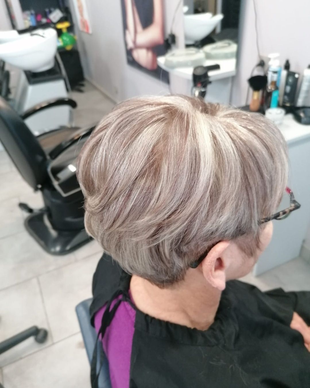 Hair painting / balayage blond