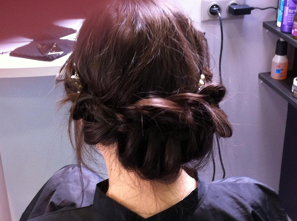 Chignon bas avec tresse