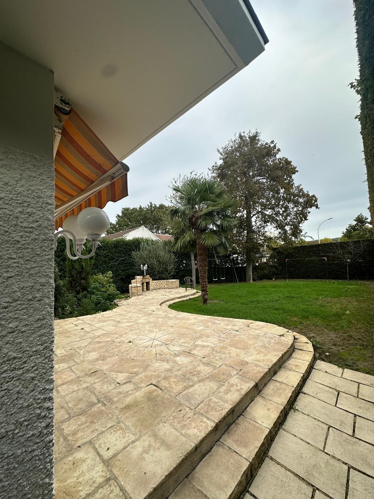 Terrasse dans un jardin