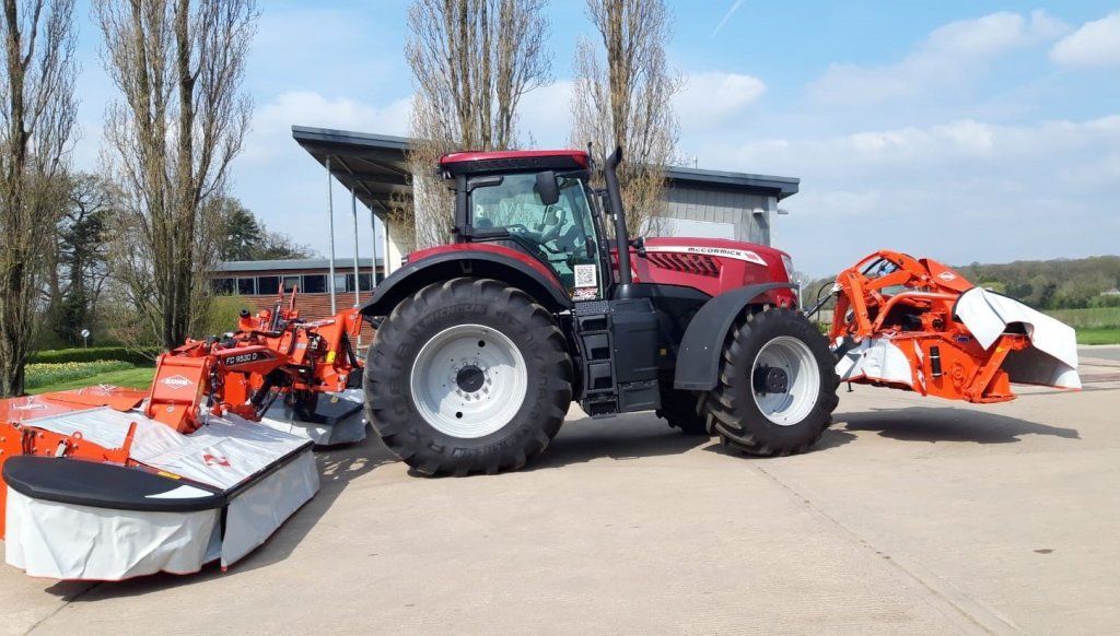 Christian Ogay tracteurs machines agricoles						