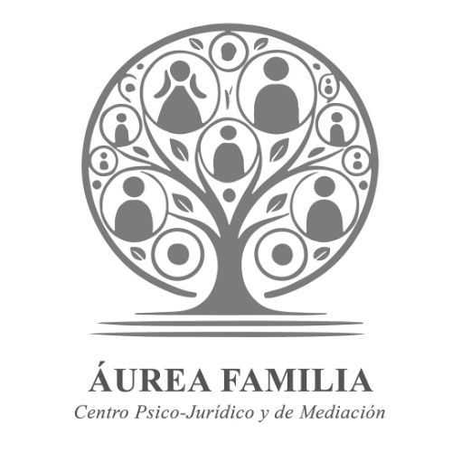 Logotipo de Áurea Familia: un árbol gris estilizado con retratos circulares de personas 