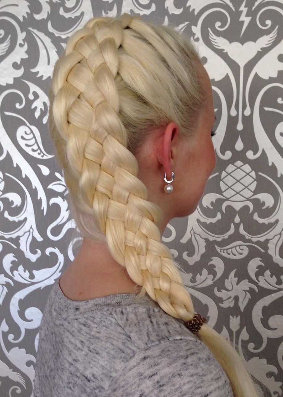 blonde Flechtfrisur