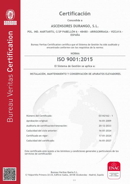Un certificado rojo y blanco que dice certificación iso 9001 2015