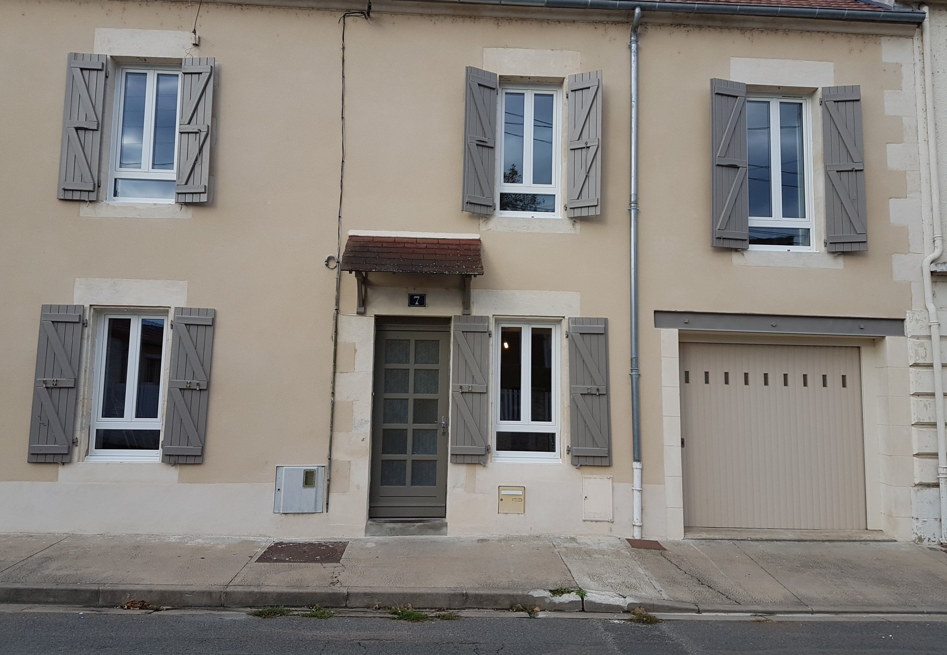 Pose de fenêtres, volets, porte d'entrée