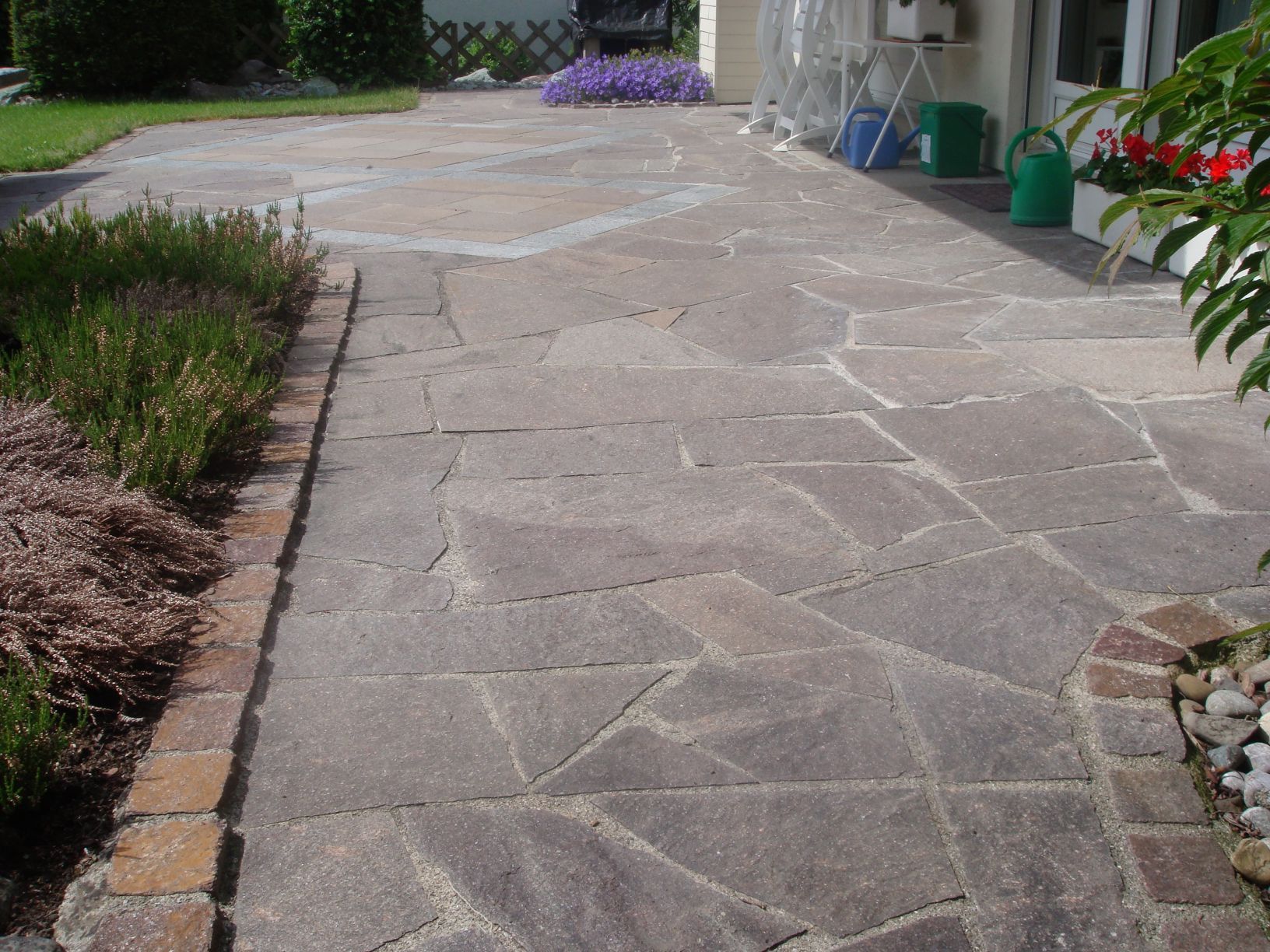 PLÄTZE, WEGE & SITZPLÄTZE | Dübendorf