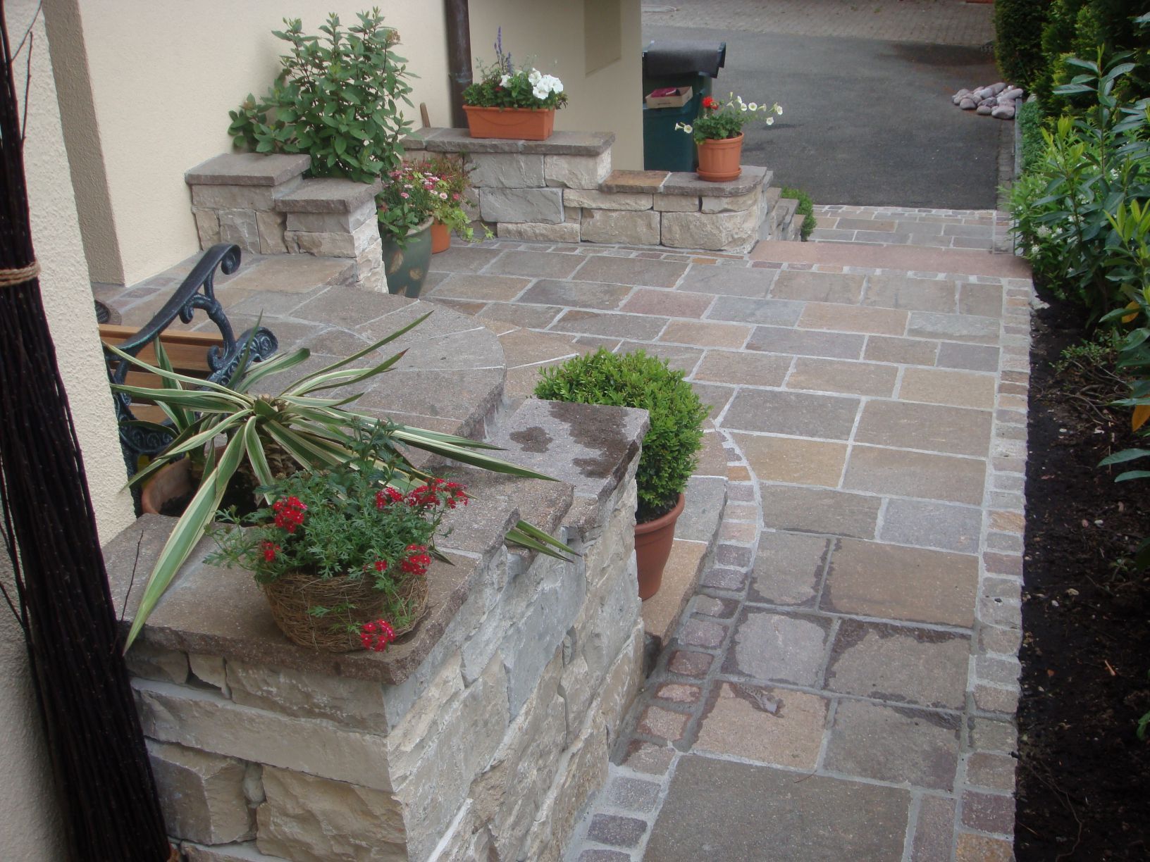 PLÄTZE, WEGE & SITZPLÄTZE | Dübendorf