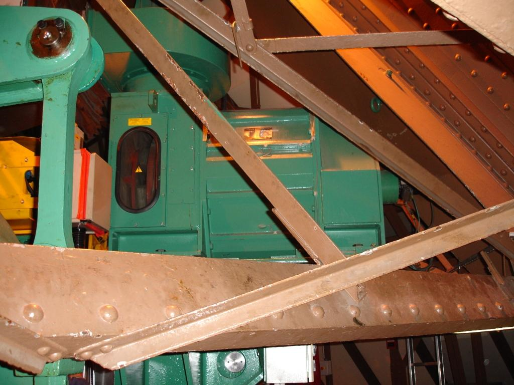 Ascenseur du pilier nord de la Tour Eiffel située à Paris, France