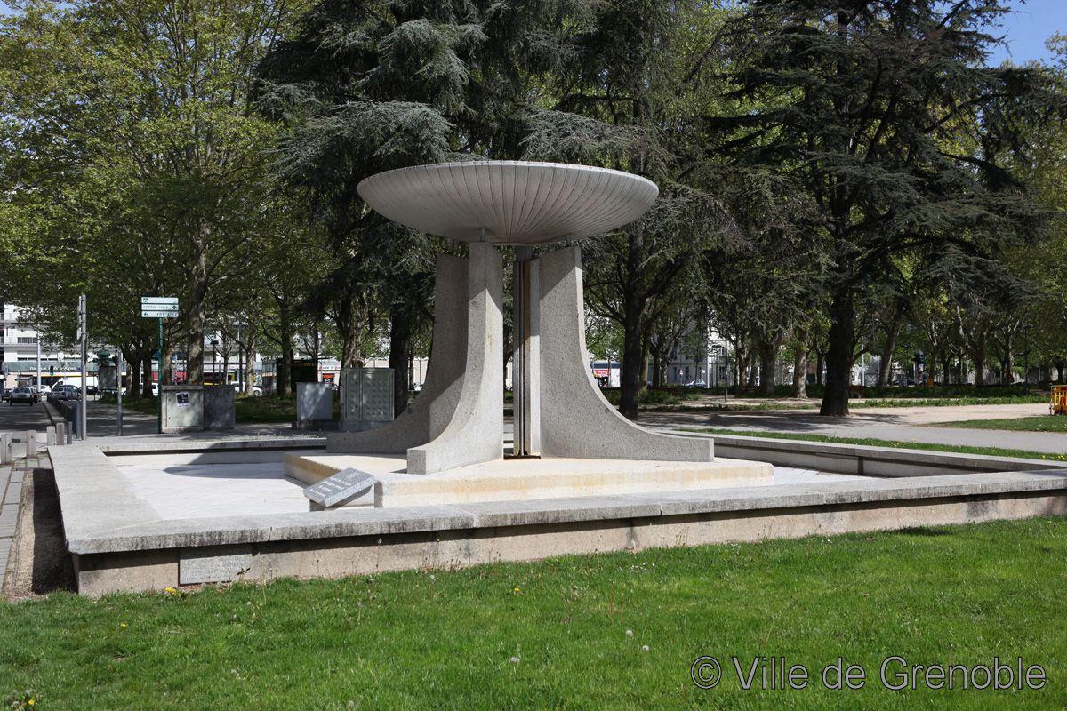 Mémorial des JO de Grenoble granits du mont blanc