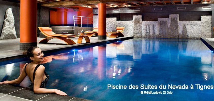 Habillage de piscine en granit du Mont-Blanc