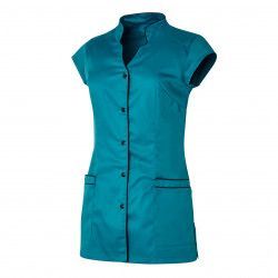 Une blouse bleu cyan