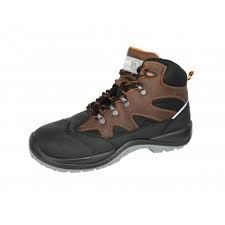 Une chaussure montante marron