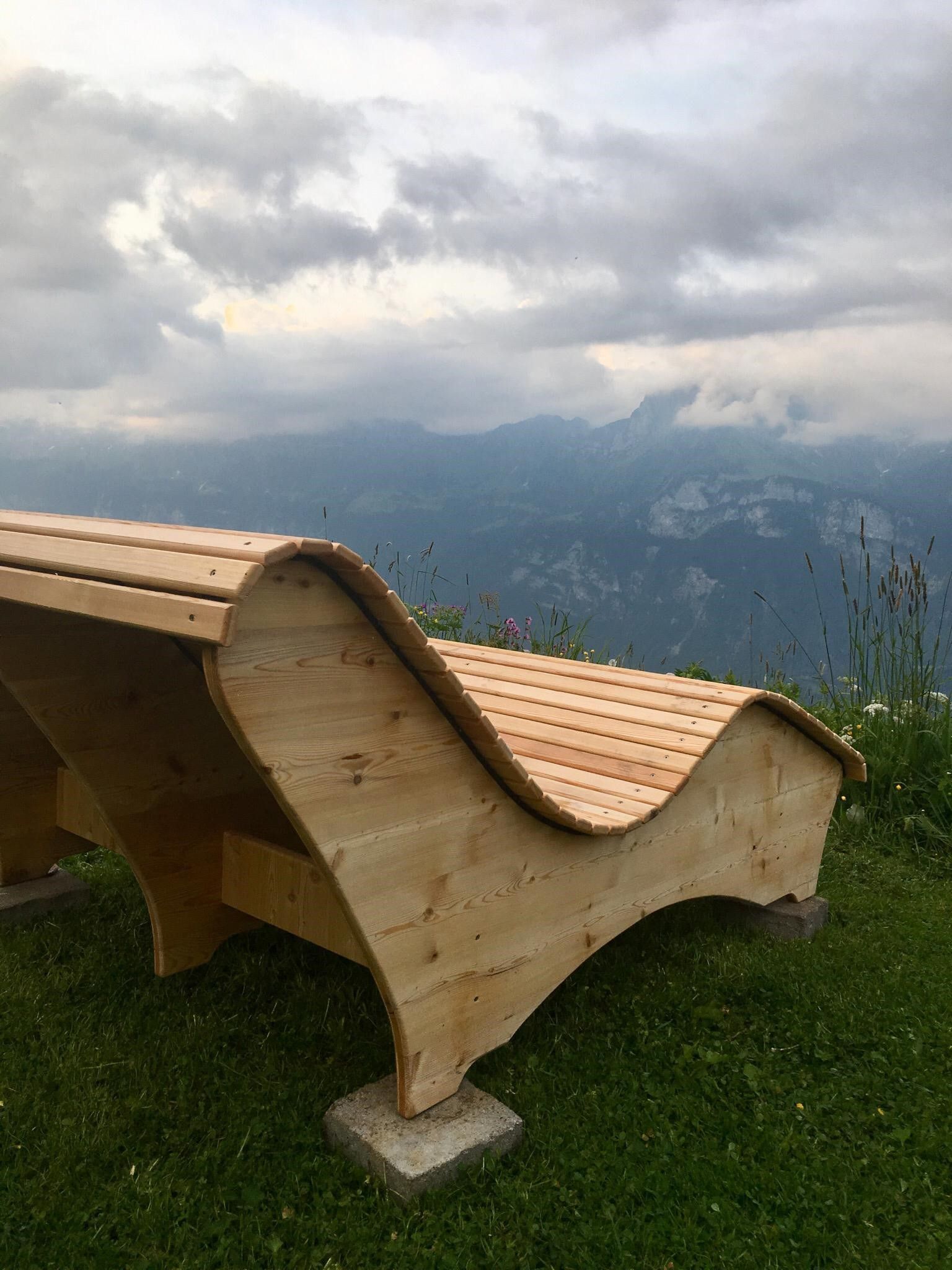 Sonderegger Schreinerei/Montagen | Innenausbau-Türen-Fenster-Küchen-Schränke-Böden-Umbau