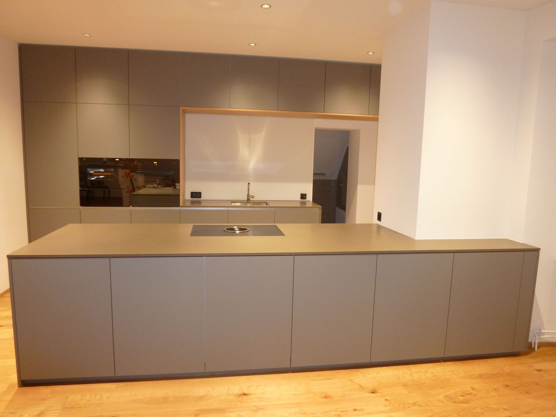 Sonderegger Schreinerei/Montagen | Innenausbau-Türen-Fenster-Küchen-Schränke-Böden-Umbau